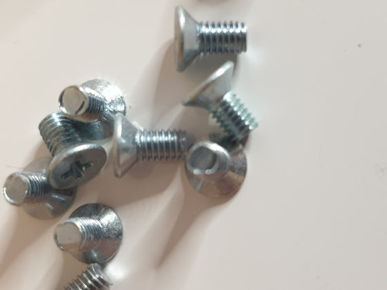 Schrauben und Kleinteile